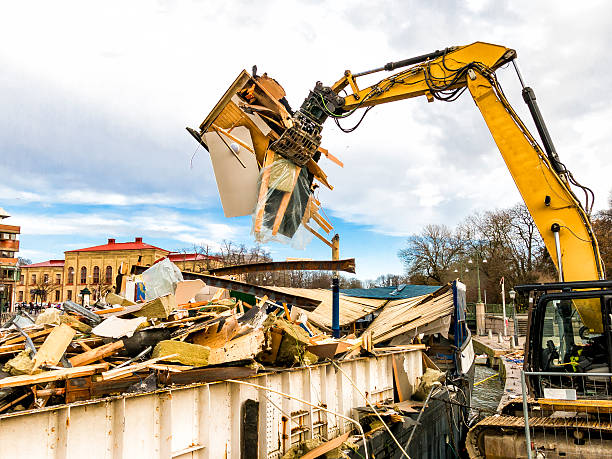 Best Construction Debris Removal  in Knoxville, IA
